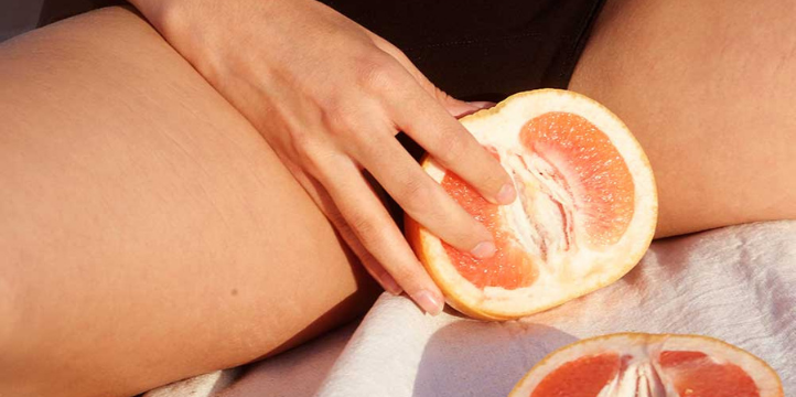Blog-candidiasis-en-verano-foto-portada-fruta-vulva