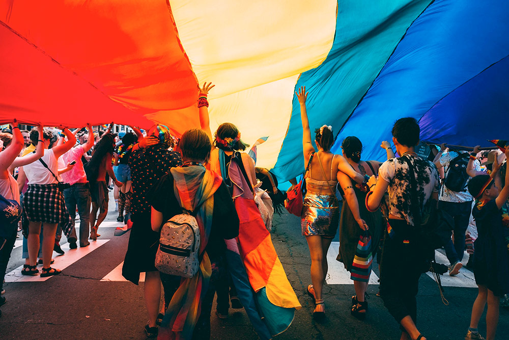 Mes del orgullo Gays, Lesbianas, Transexuales, Bisexuales, Intersexuales, Queers, y más en CYCLO sostenible